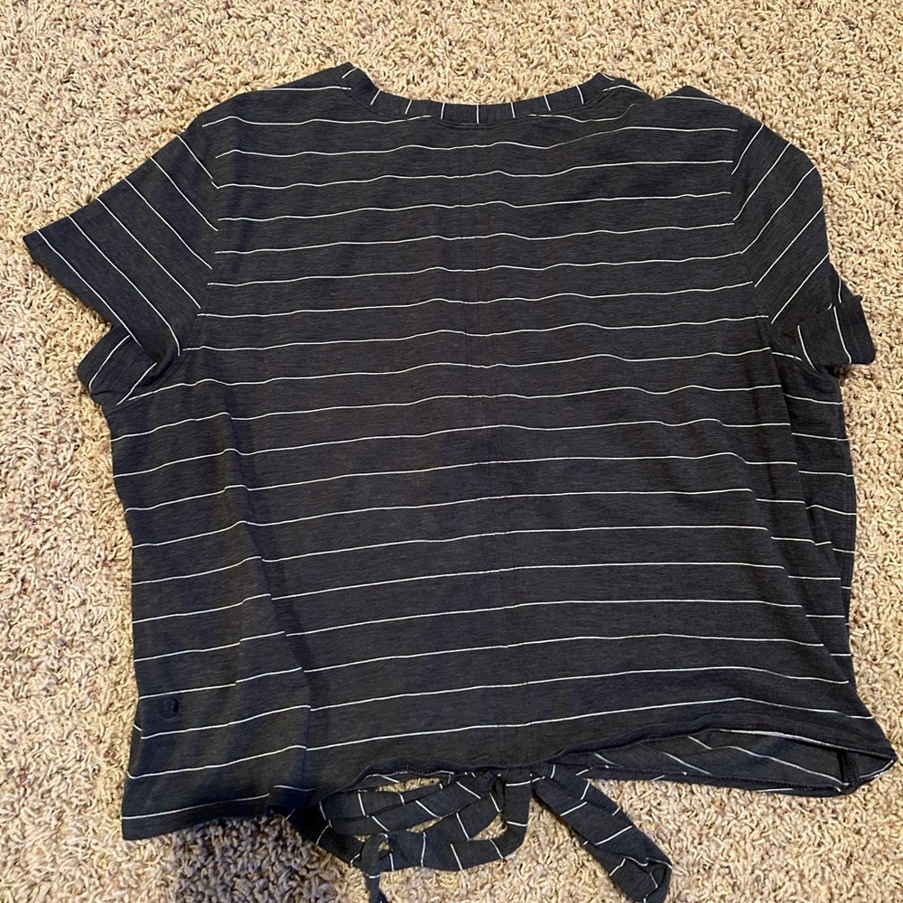 Lululemon crop tie top - Picture 3 of 3